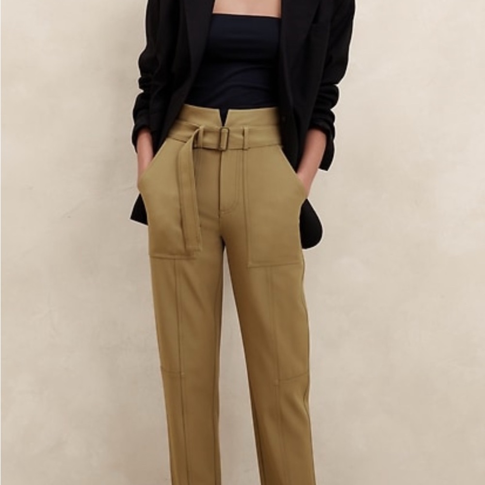 Women's Cropped Tan Pants
